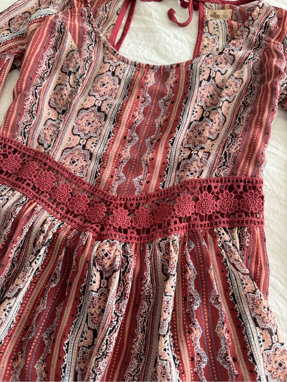 Hollister Boho Floral Print Scoop Neck Mini Dress in Dusty Rose - Picture 6 of 14